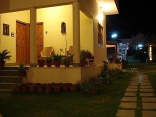 Hotel Honey Dew 