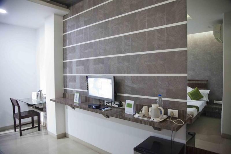 Treebo Admiral Suites Room