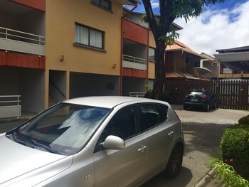 La Belle Etoile & Villa Soleil Parking