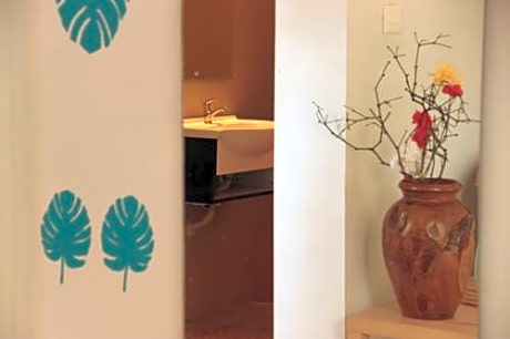 Alamanda Guest House 