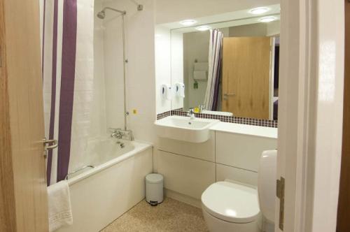Premier Inn London Gatwick Airport South London Road 