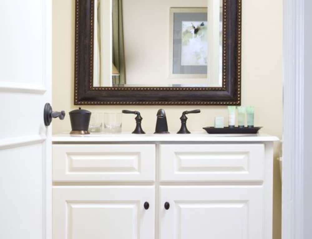 La Maison In Midtown An Urban Bed And Breakfast Bathroom