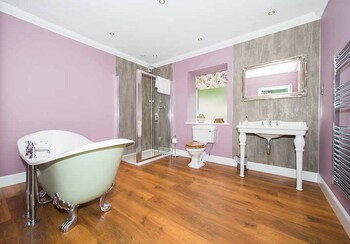 Maple Cottage Fife Bathroom