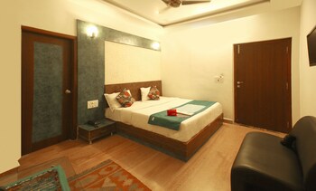 Oyo 1397 Rana Villa Guestroom