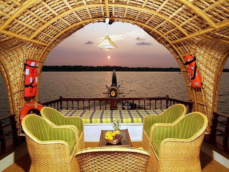 View Kerala Luxury House Boat 