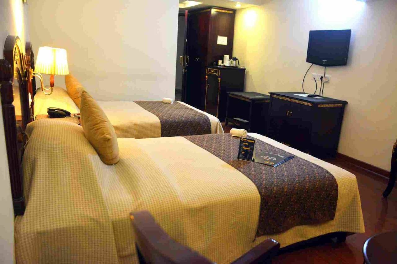 Oyo Premium Navalur 