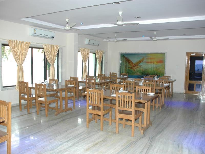 Hotel Van Vihar (هتل وان ویهار) 