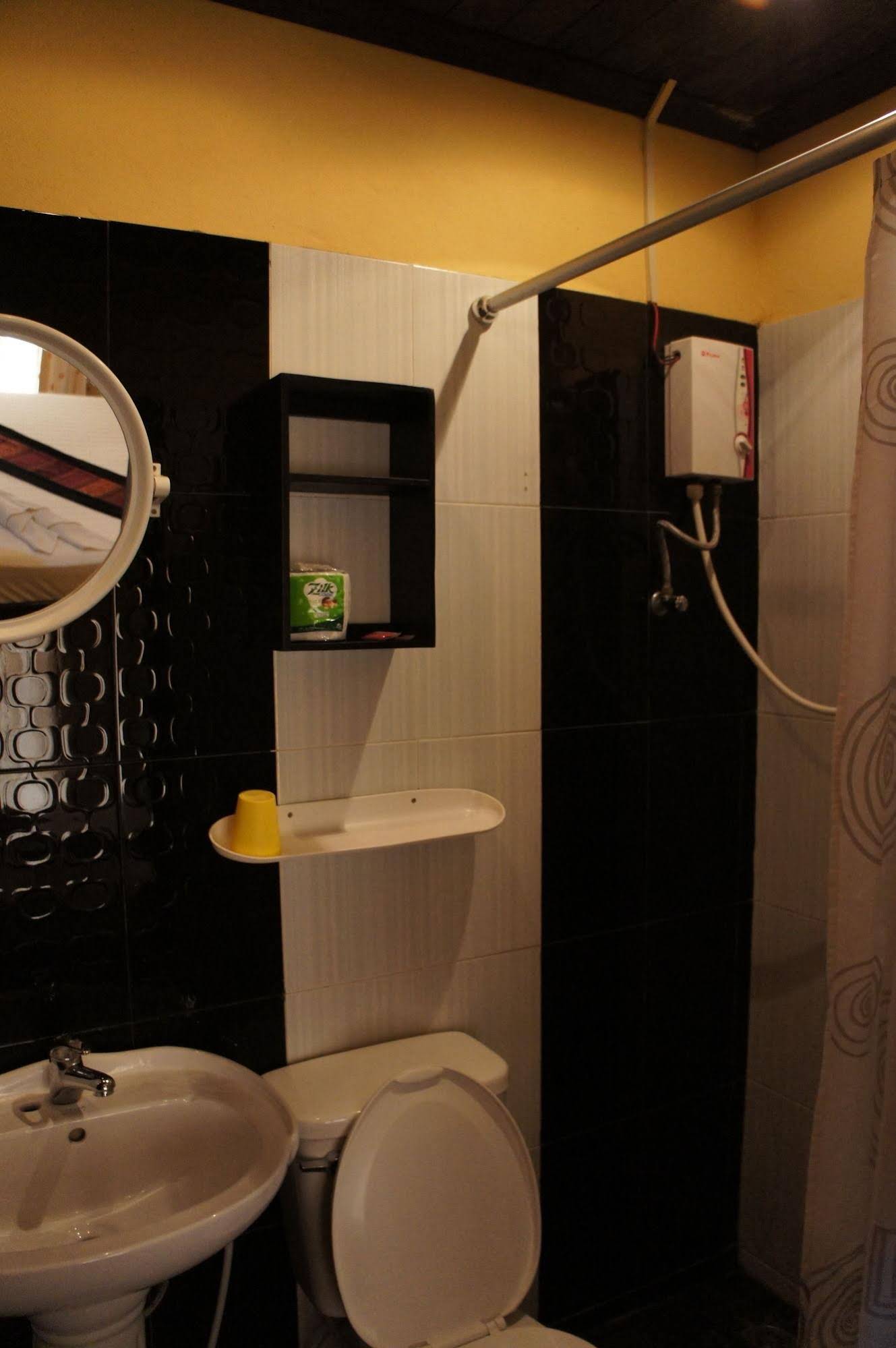 Singharat Guest House 
