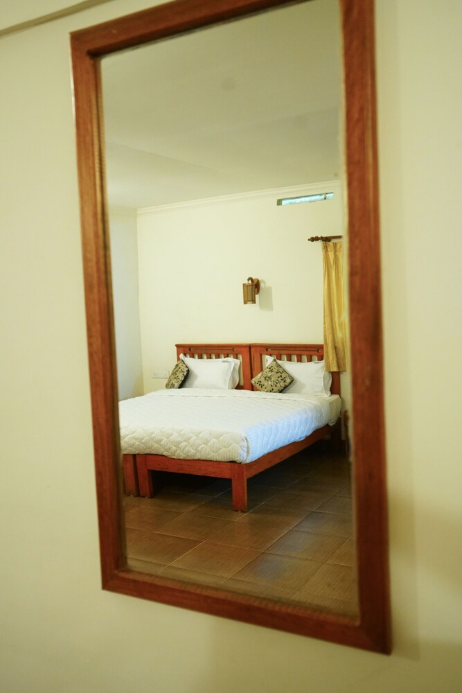 Glenmore Resorts Guestroom