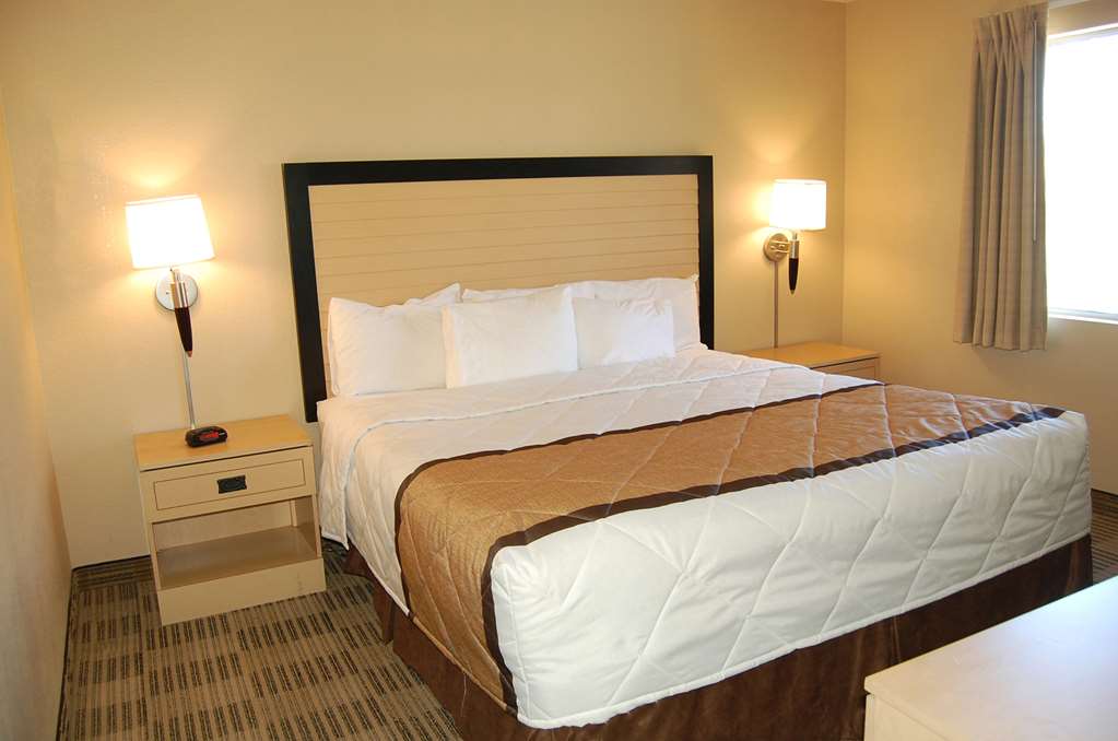 Extended Stay America Las Vegas Valley View Guest Room