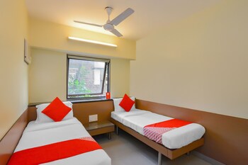 Oyo 18803 Smart Inn Guestroom