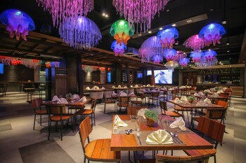 Two Seasons Coron Bayside Hotel (توو سیزنس كورون بیسید هتل) Restaurant