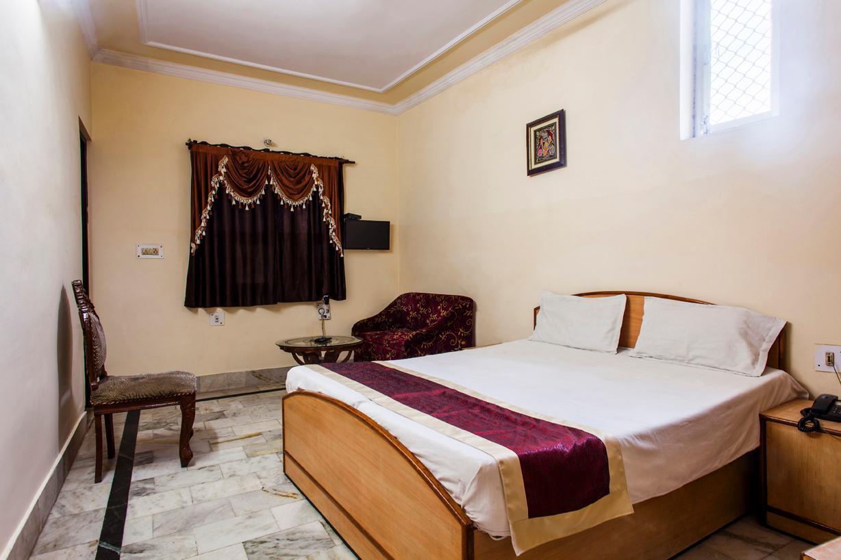 Muskan Hotel 