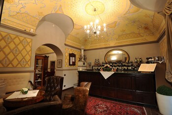 Hotel Villa Beccaris (هتل ویلا بككاریس) Hotel Bar