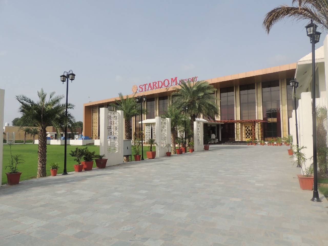Stardom Hotels & Resort 
