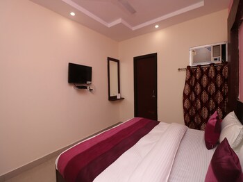 Oyo 9844 Hotel Hill View Guestroom