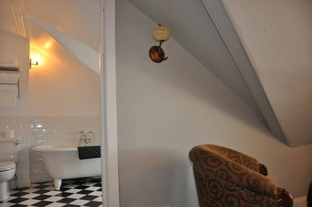 Kames Hotel (كامس هتل) 