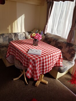 Homely Holidays Guestroom