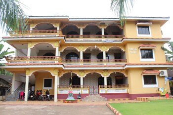 Oyo 9860 Home 1 Bhk Bardez North Goa Hotel Front