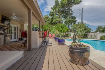 Luxurious 6br 7min To Las Vegas Strip Terrace/Patio