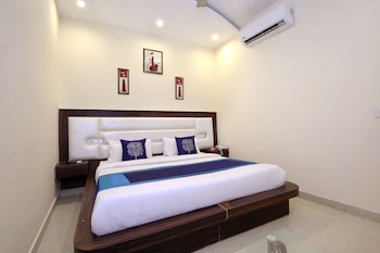 Oyo 10145 Hotel Jk Guestroom