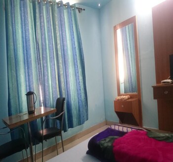 Hotel Hill View Guestroom
