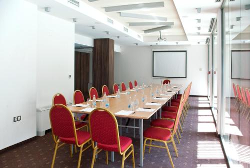 Budapest Hotel (بوداپست هتل) 