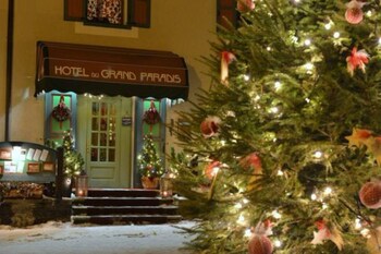 Hotel Du Grand Paradis & Wellness La Baita Hotel Front - Evening/Night