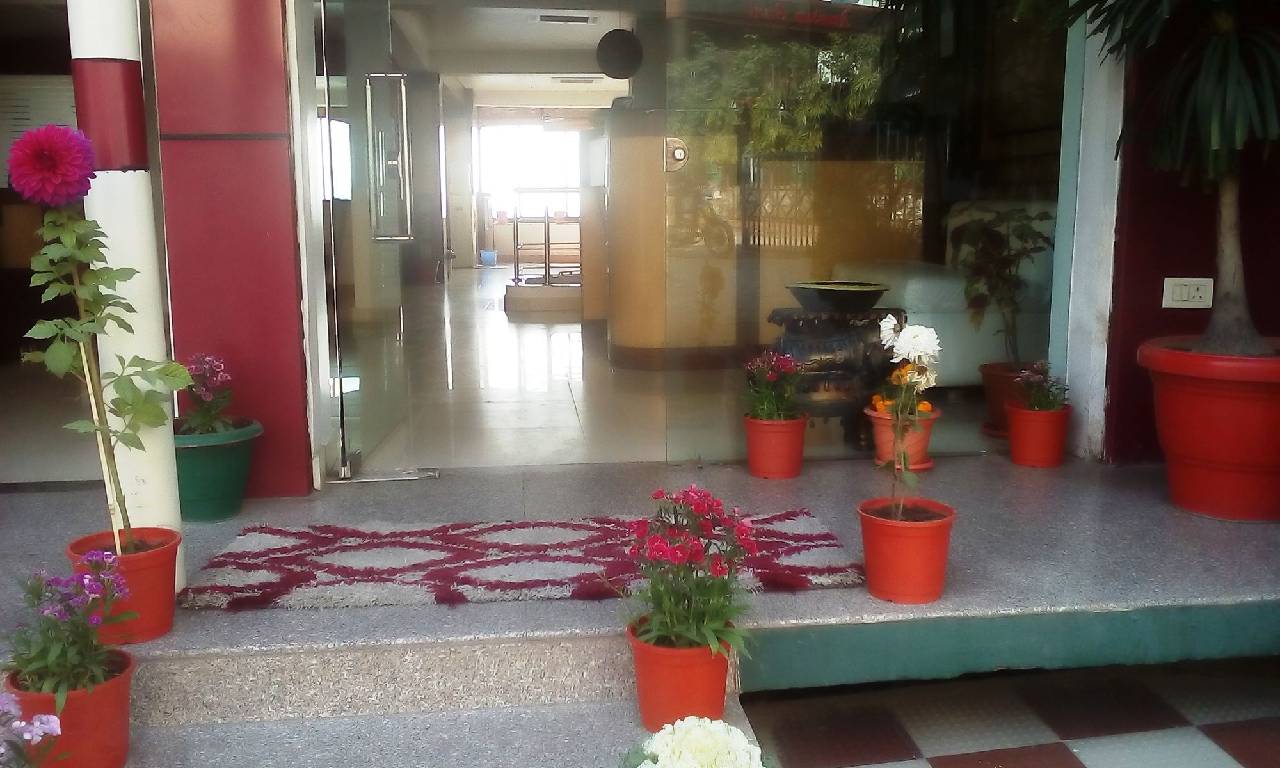 Hotel Ganesha Inn 
