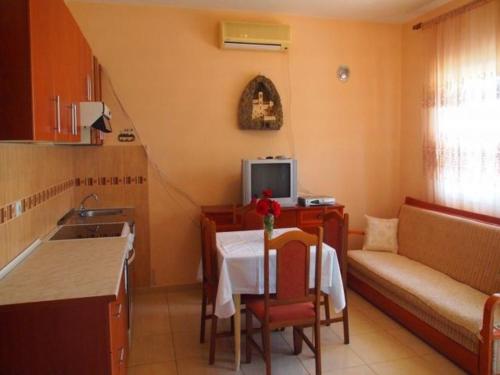 Apartment Two Olives 