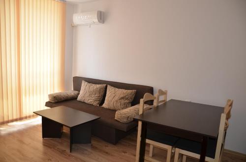 Apartments In Rodina 1 (آپارتمنتس این رودینا ۱) 