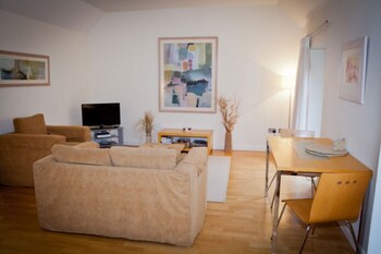West Fenton Court (وست فنتون كورت) Living Area