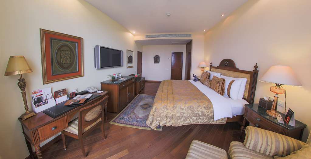 The Lalit Mumbai Airport Suite