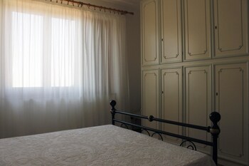 Apartment With In Cuglieri With Furnished Terrace 13 Km Guestroom