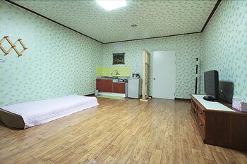 Muju Bakam Villa Pension Guestroom