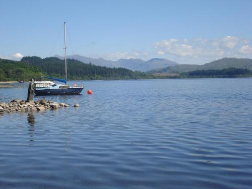 Loch Aweside Forest Cabins (لوچ آوسید فورست كابینس) 