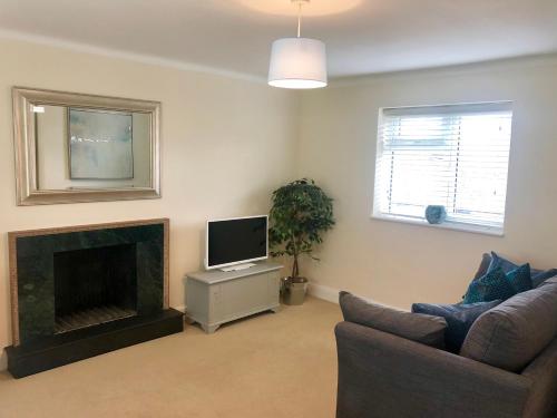 Quarters Living Upper Flat 