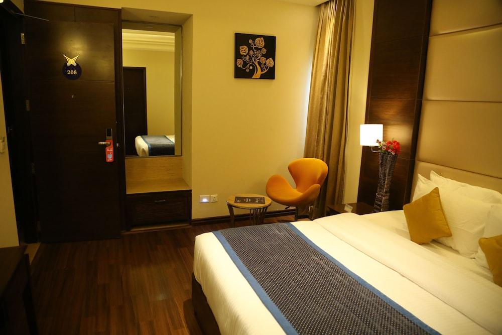 Oyo Premium Panchkula Sector 5 
