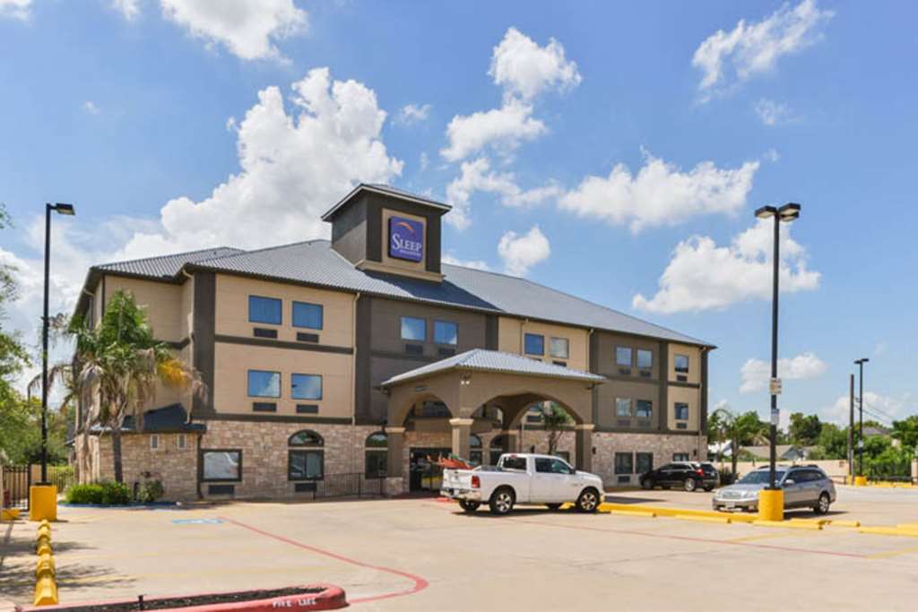 Sleep Inn & Suites Near Downtown North 