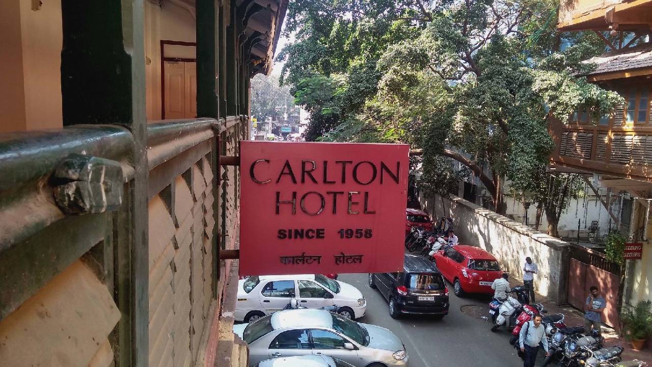 Carlton Hotel 