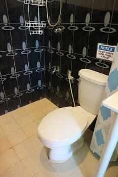 Coron Underwater Garden Resort Bathroom