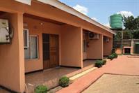 Woodlands Lodge & Tours 