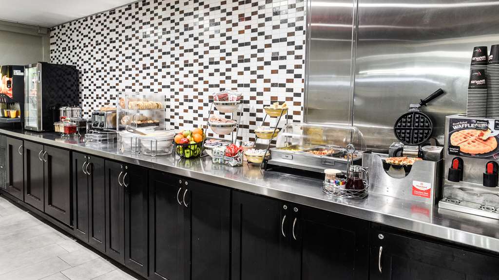 Best Western Mccarran Inn Breakfast Area