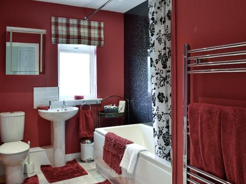Pine Tree Cottage Uk5515 (پین تری كوتاج اوك۵۵۱۵) 