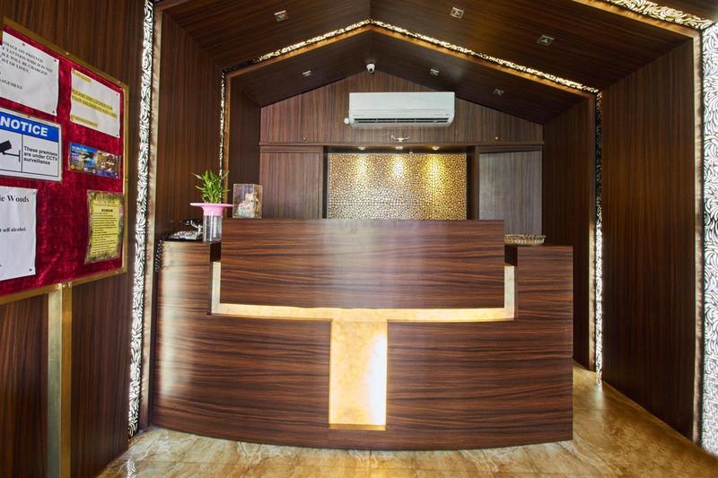La Vie Woods Lobby