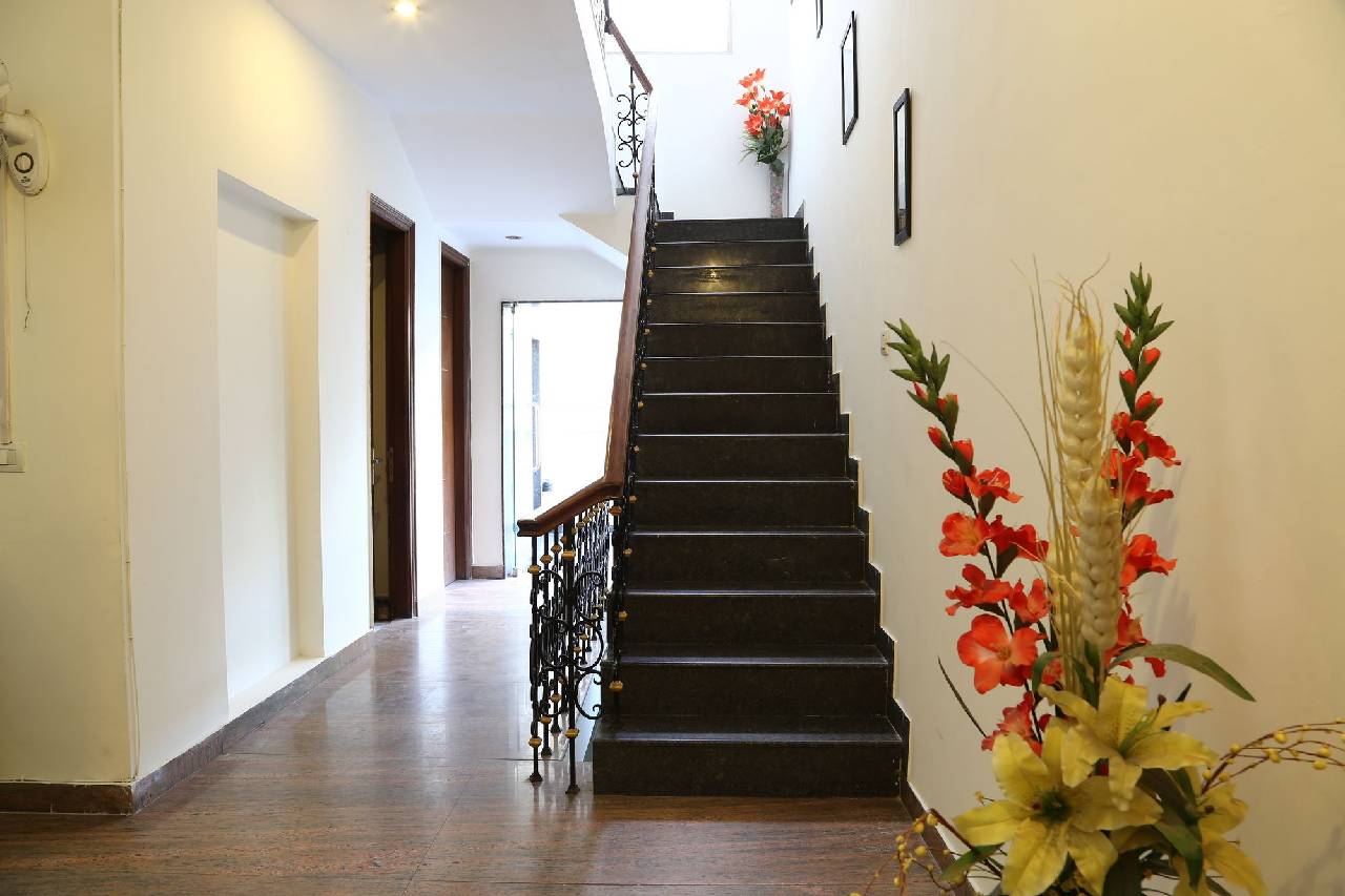 Fabhotel Aksh Palace Dlf Phase 2 
