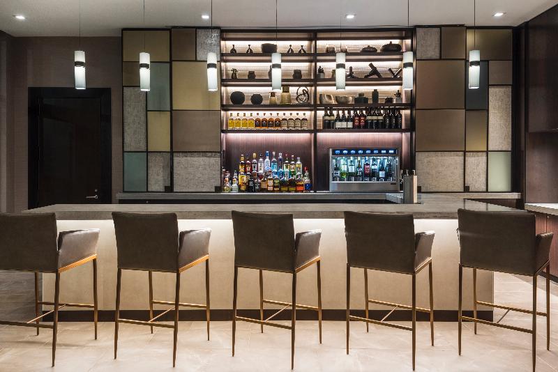 Ac Hotel Boston Downtown Bar