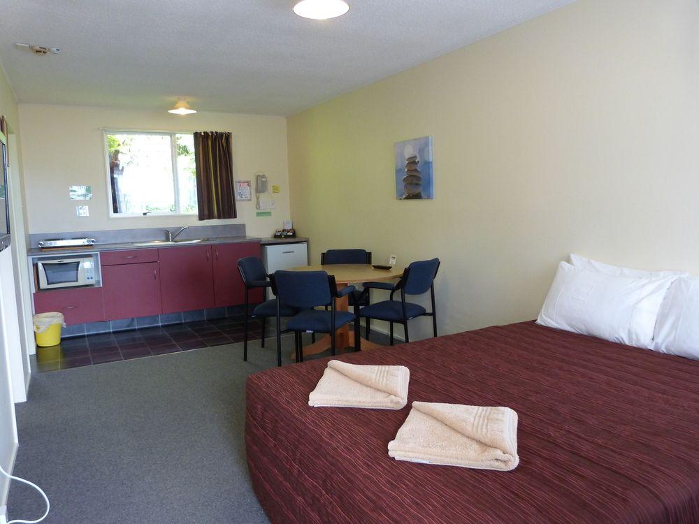 Sundowner Motel 