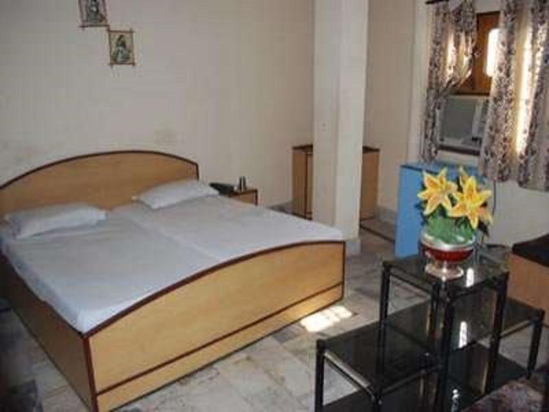 Muskan Hotel 