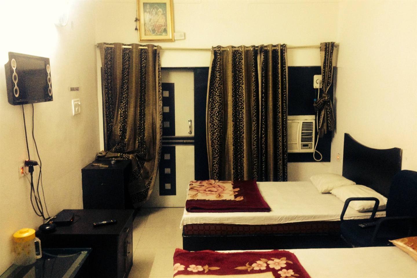 Hotel Paras 